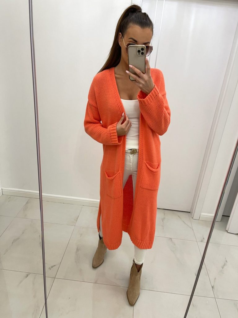 dlhý oranžový sveter