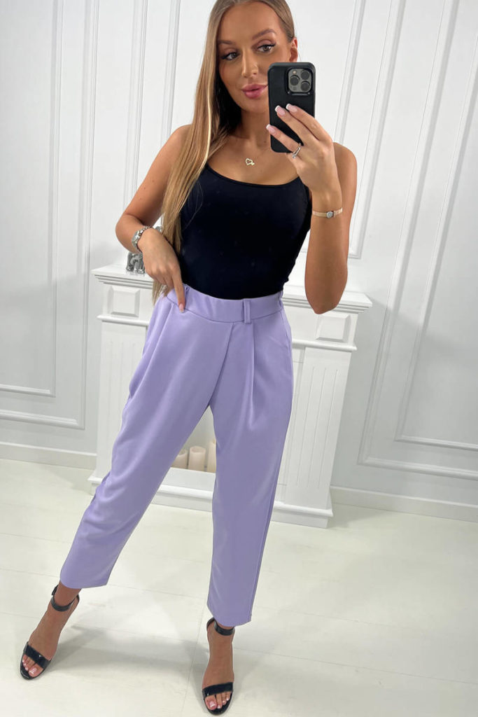 fialové elegantní kalhoty dámske