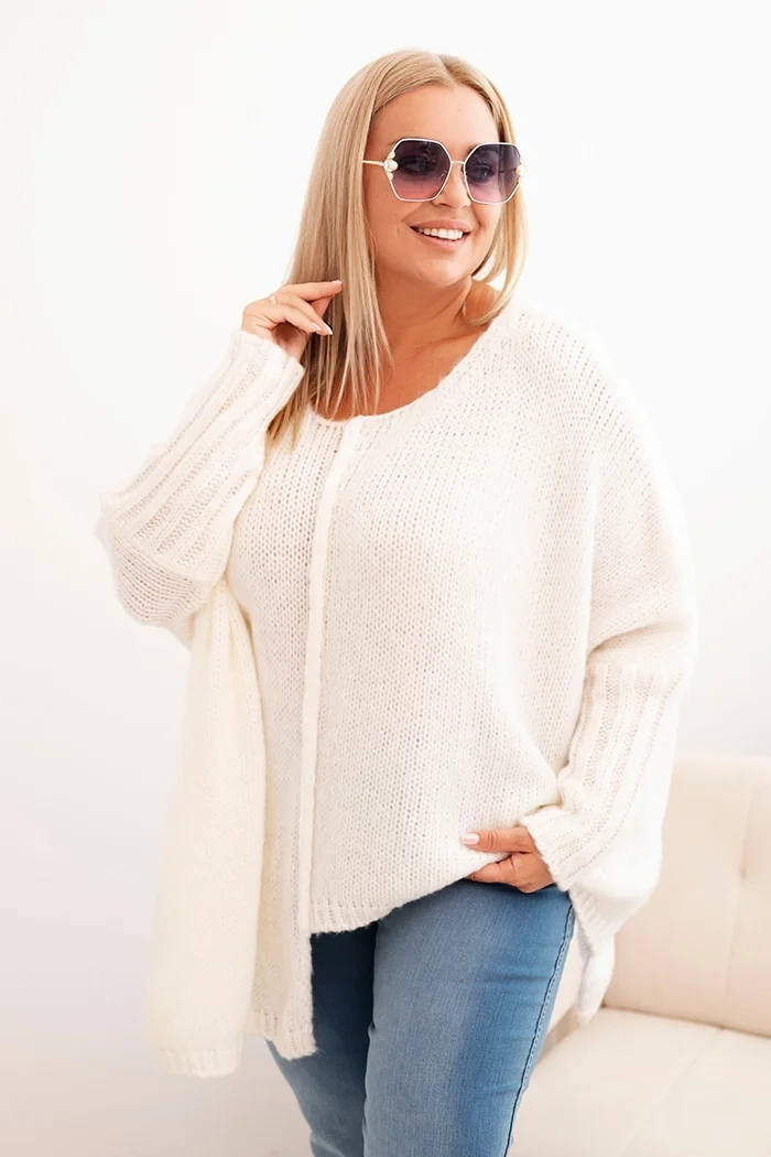 krémový oversize pulover asymetrický